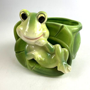 Super Cute Vintage Anthropomorphic Frog Planter For Succulents Flowers Or Plant